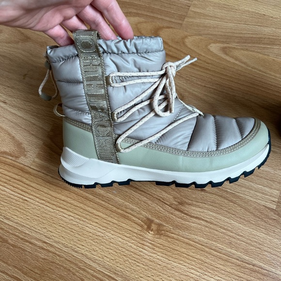The North Face Thermoball Lace Up Boots - Picture 10 of 10